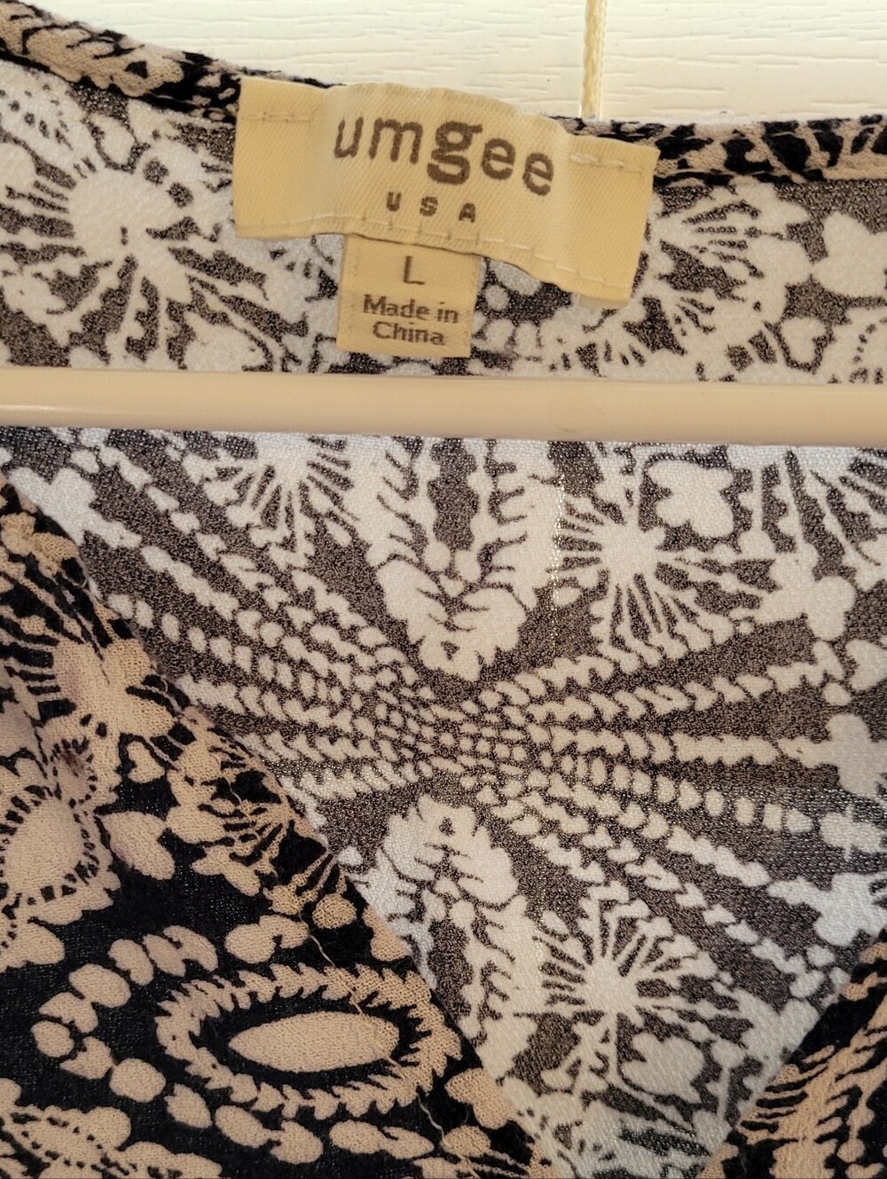 Umgee Blue and Cream Geometric V-Neck Tunic EUC - Picture 3 of 5
